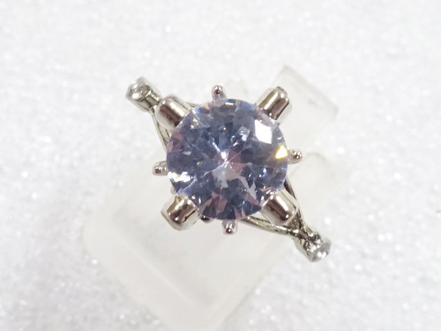 Crystal ring (size 16)